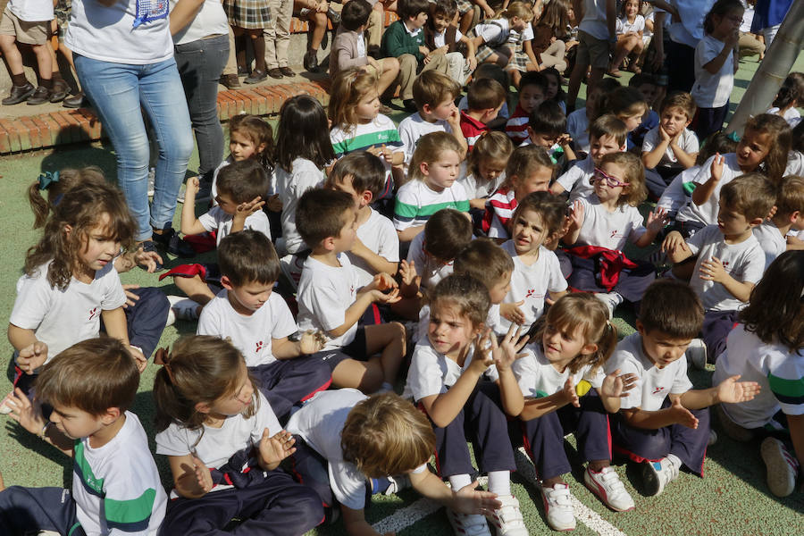 Los actos comenzaron con el tradicional pregón de apertura a cargo de los alumnos de segundo de Bachillerato.