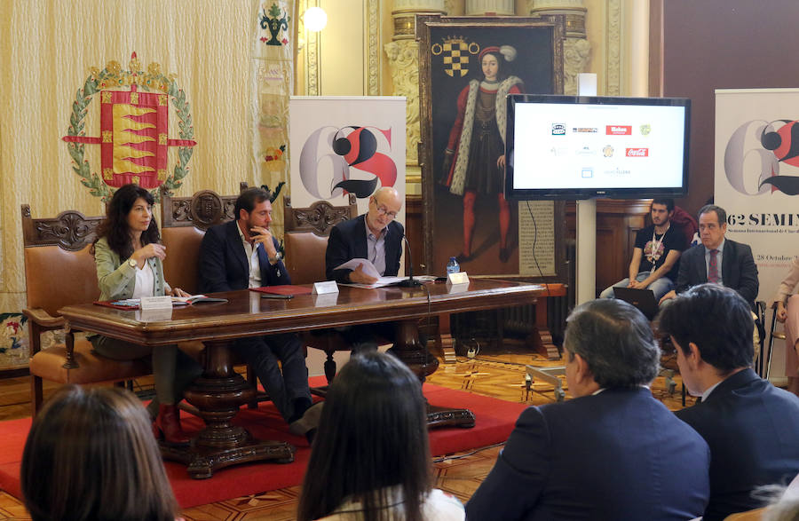 Cuatro Espigas de Honor celebrarán las carreras de la actriz Marisa Paredes y el director Arturo Ripstein, en la gala inaugural, y las de los intérpretes Luis Tosar y Emma Suárez en la jornada dedicada al cine español