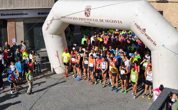 Momento de la salida de una anterior edición de la carrera en Carbonero.