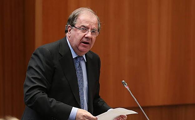 Juan Vicente Herrera en uno de los plenos de las Cortes de Castilla y León 