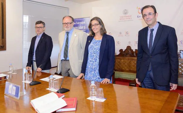 Eduardo Azofra, Mariano Esteban, Pilar Martín Aresti y Juan Luis Polo, en la presentación 