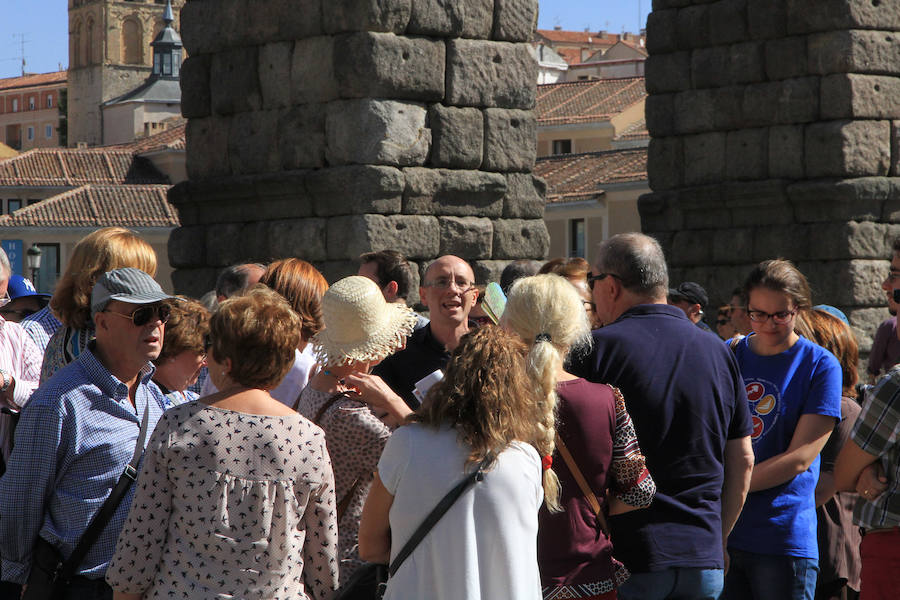 Los turistas apuestan por Segovia en el puente del Pilar