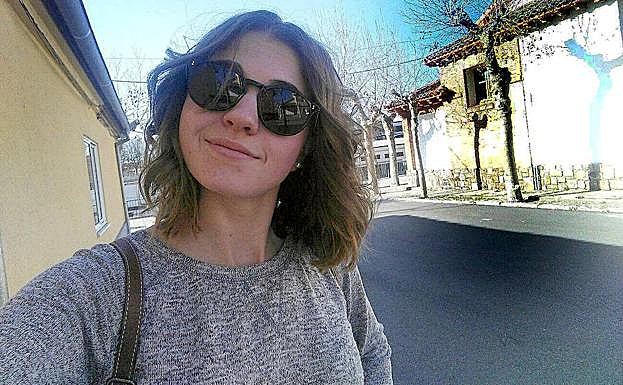La estudiante segoviana Rosana Almeida, que cursa Ciencias del Mar en Vigo.