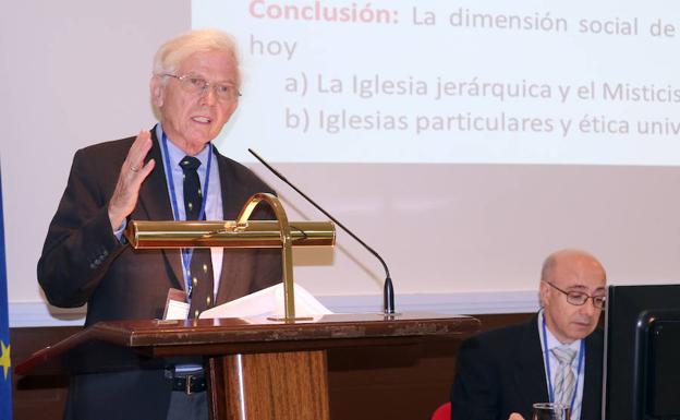 Gerd Theissen, durante la conferencia.