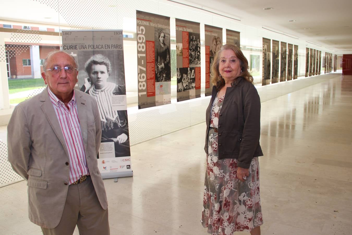 Para la ocasión, el vestíbulo se viste hasta el día 20 con una exposición sobre Marie Curie