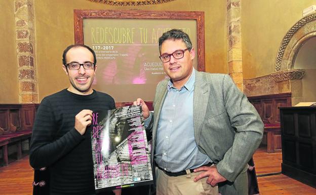 Néstor Marqués (izquierda) y Fermín González Blanco, ayer en el Aula de San Quirce momentos antes desu charla. 