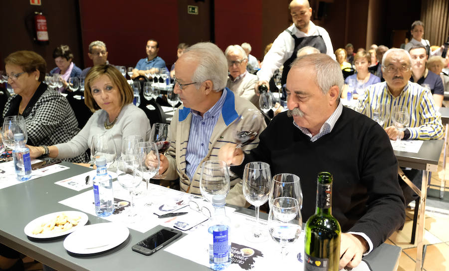 El Norte reanudó el miércoles sus catas, con cuatro vinos de Bodegas Familiares Matarromera para un público con buen paladar.