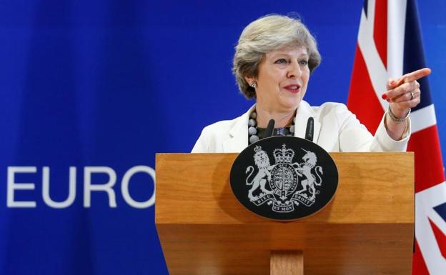 La UE, dispuesta a tender la mano a May en las negociaciones del 'Brexit'