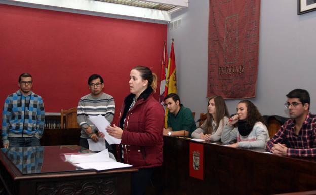 Un momento de la asamblea celebrada por la asociación Alborada Cultural de Cuéllar. 