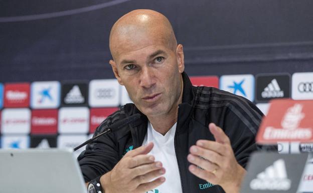 Zinedine Zidane en rueda de prensa.