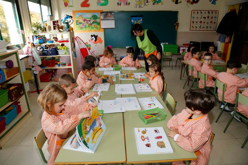 El centro comenzó a funcionar en 1968 por el traslado del antiguo colegio nacional Alonso Berruguete