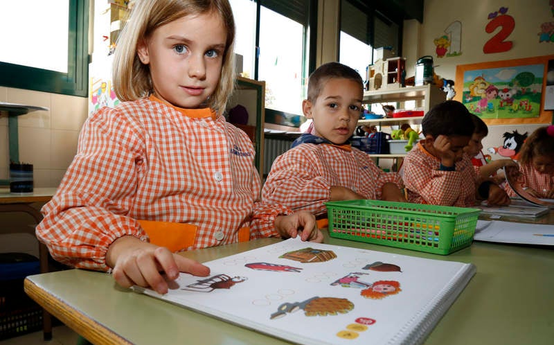 El centro comenzó a funcionar en 1968 por el traslado del antiguo colegio nacional Alonso Berruguete