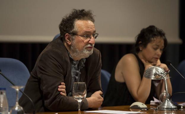 El crítico francés Jean-Michel Frodon, durante su intervención en la Facultad de Filosofía y Letras de Valladolid.