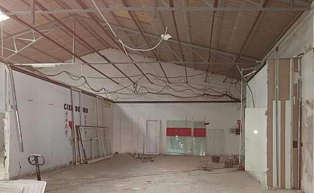 Local donde se están realizando als obras para acoger la tienda