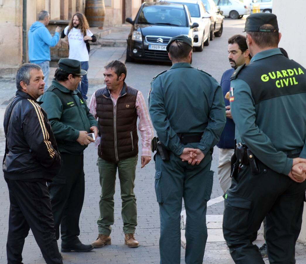 La concejala valenciana se ha visto las caras con la viuda, Raquel Sanz, y los padres del diestro en el juzgado de Sepúlveda