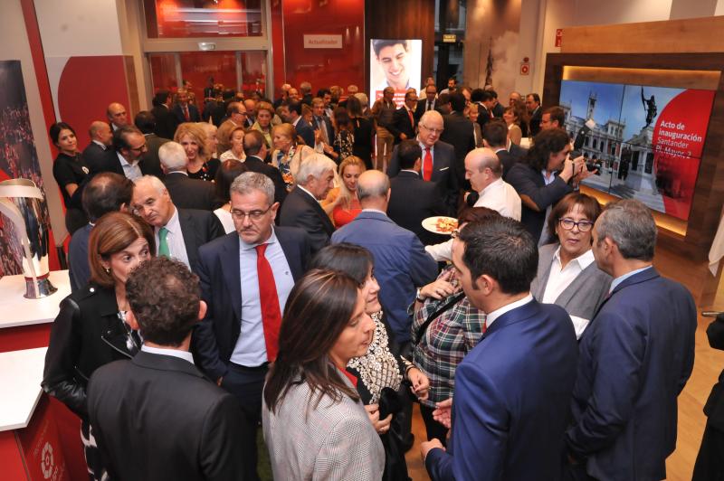 Renovación de la oficina central de Banco Santander en la Plaza Mayor de Valladolid