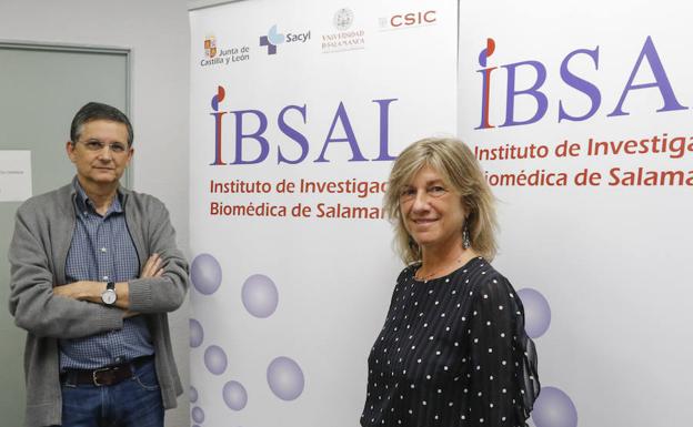 El director y la subdirectora médica del Ibsal, Rogelio González Sarmiento y Ángeles Almeida. 