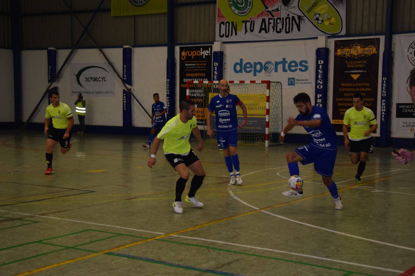 Los de Diestro plantan cara a uno de los mejores equipos nacionales y le ponen contra las cuerdas en los minutos finales con portero jugador