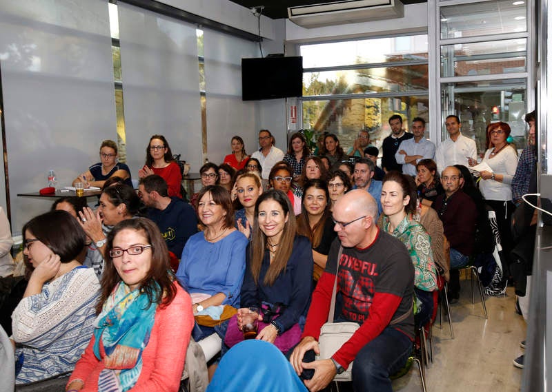 La Pizzería Kuro ha sido el escenario de esta iniciativa, con buena acogida por parte de los profesores palentinos