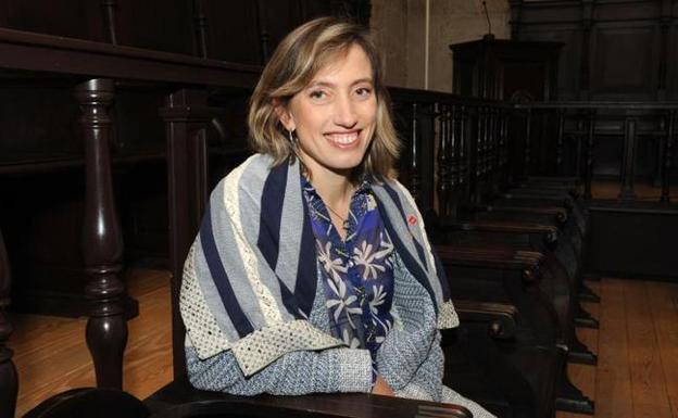 Laura Palacio. Profesora titular de Física, acreditada para catedrática. Directora del Área de Profesorado desde julio de 2016. Más de 50 publicaciones en el Q1 de 85 totales indexadas. Tres sexenios de investigación reconocidos. 