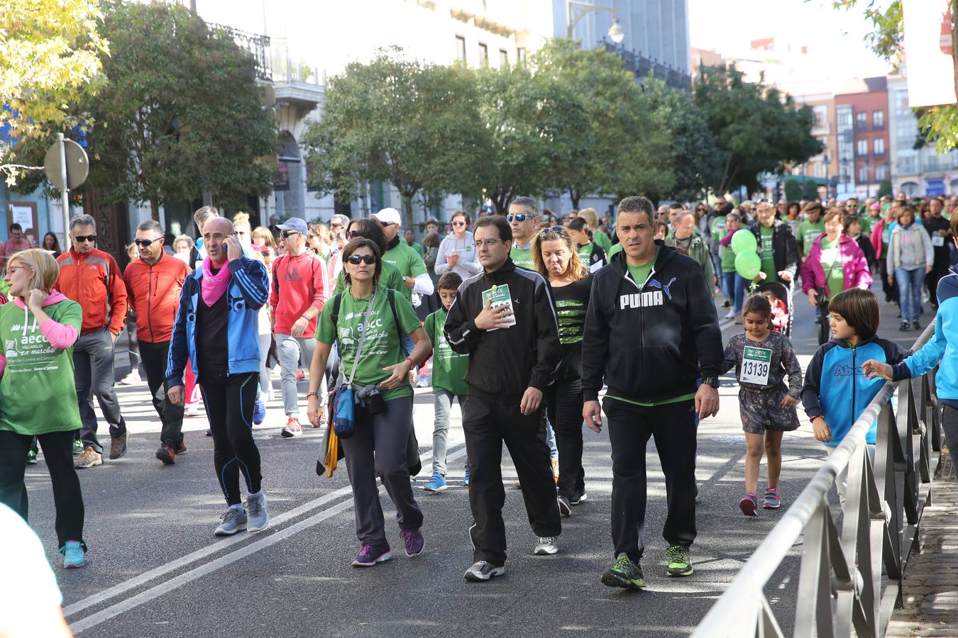 Miles de vallisoletanos se han vestido hoy de verde para salir a la calle en una marcha histórica