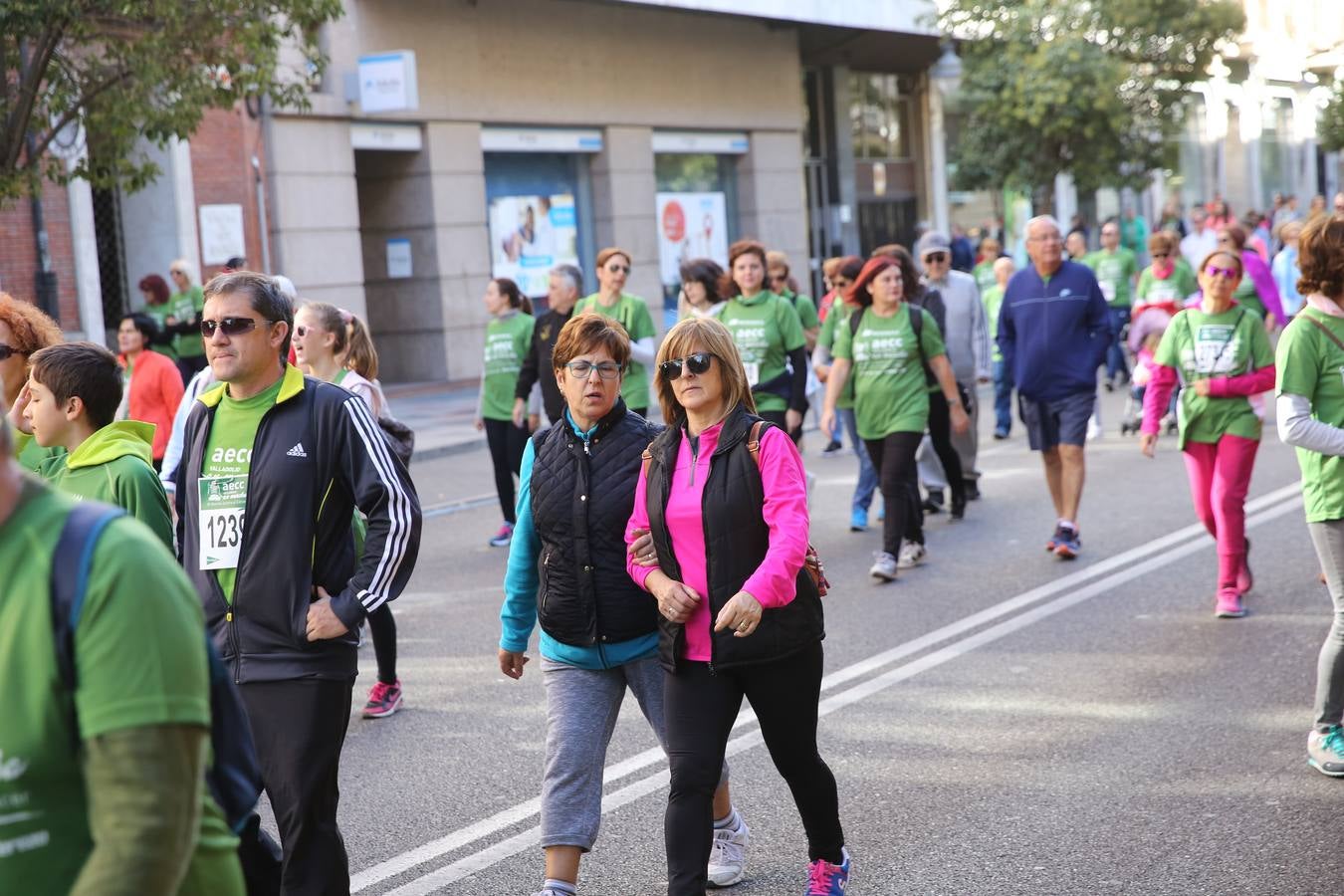 Miles de vallisoletanos se han vestido hoy de verde para salir a la calle en una marcha histórica