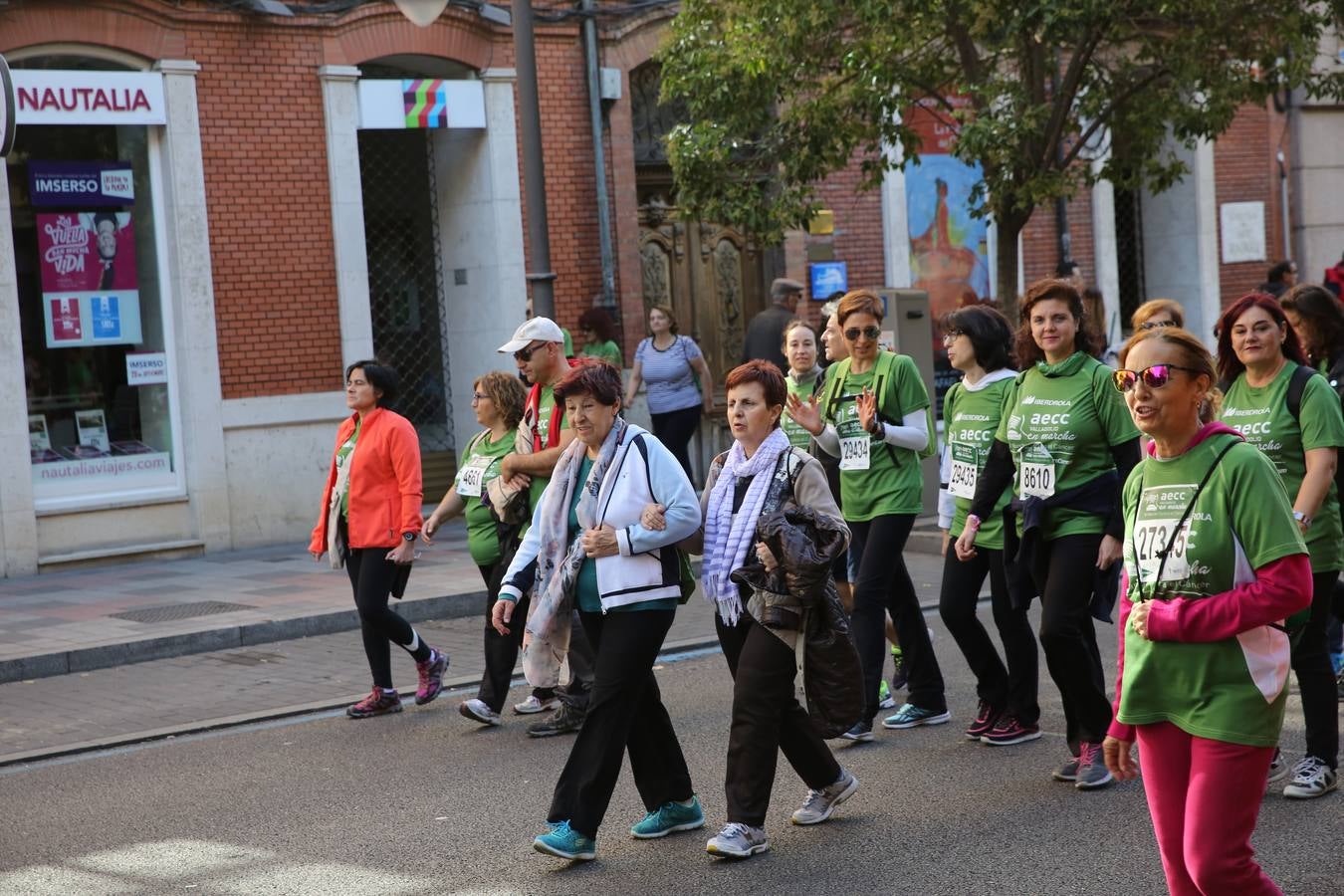 Miles de vallisoletanos se han vestido hoy de verde para salir a la calle en una marcha histórica