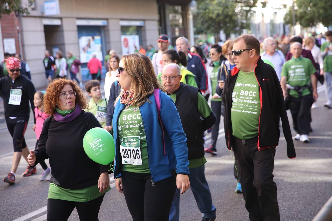 Miles de vallisoletanos se han vestido hoy de verde para salir a la calle en una marcha histórica