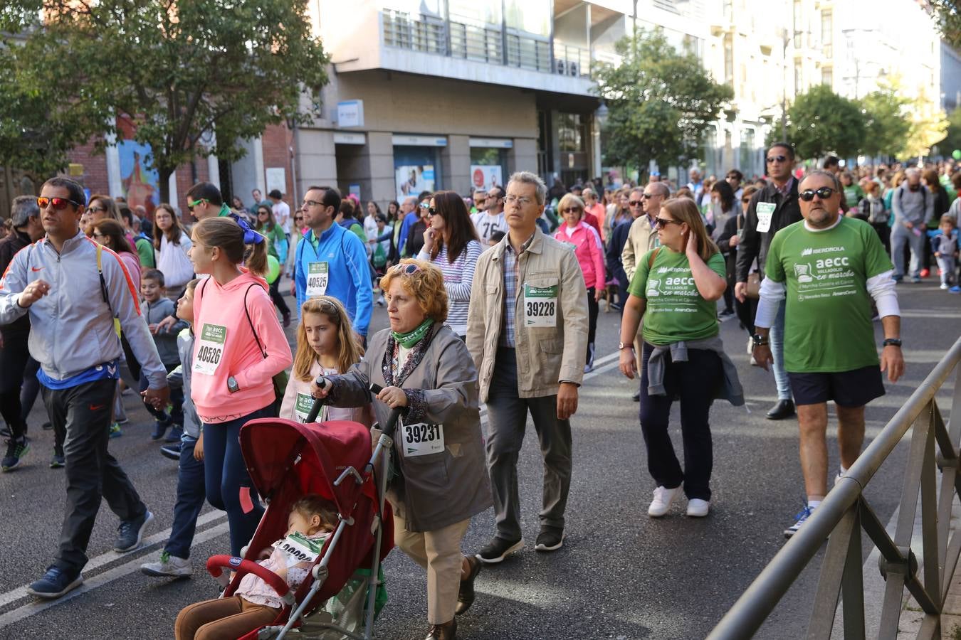 Miles de vallisoletanos se han vestido hoy de verde para salir a la calle en una marcha histórica