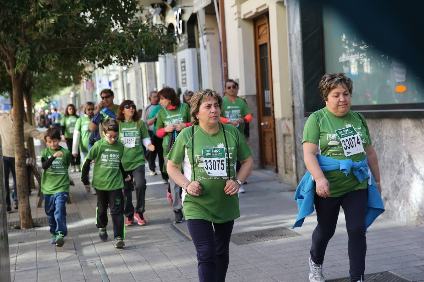 Miles de vallisoletanos se han vestido hoy de verde para salir a la calle en una marcha histórica