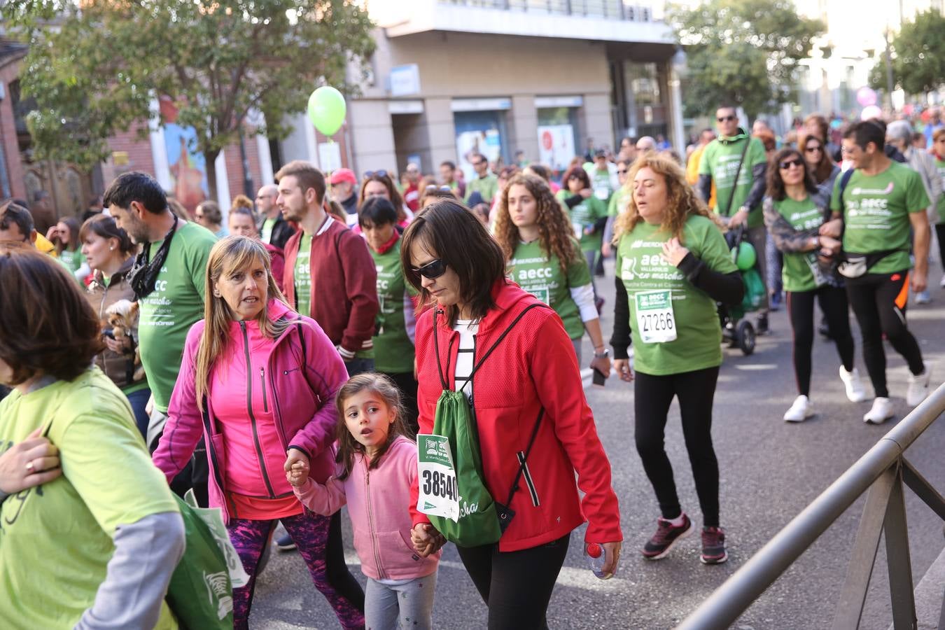 Miles de vallisoletanos se han vestido hoy de verde para salir a la calle en una marcha histórica