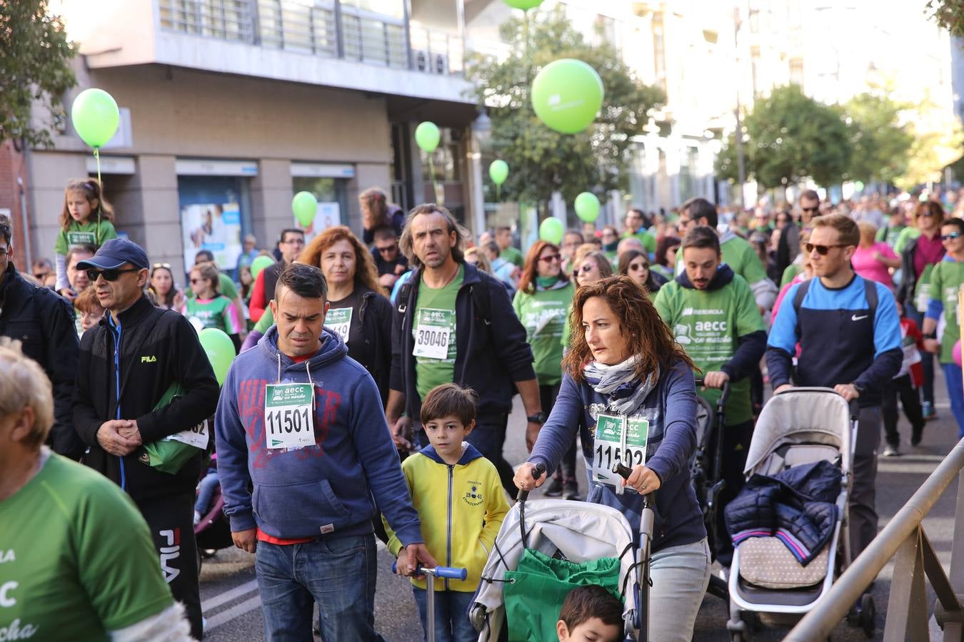 Miles de vallisoletanos se han vestido hoy de verde para salir a la calle en una marcha histórica