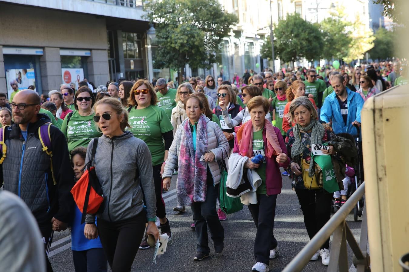 Miles de vallisoletanos se han vestido hoy de verde para salir a la calle en una marcha histórica