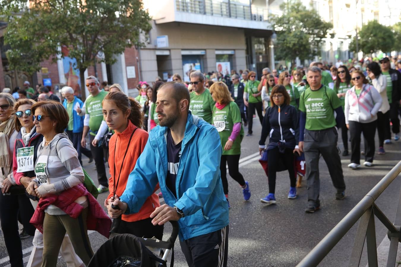 Miles de vallisoletanos se han vestido hoy de verde para salir a la calle en una marcha histórica