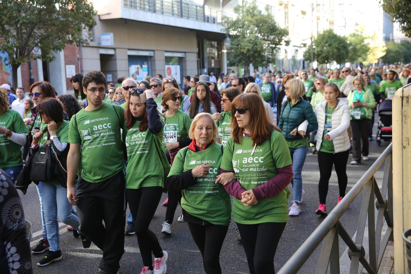 Miles de vallisoletanos se han vestido hoy de verde para salir a la calle en una marcha histórica