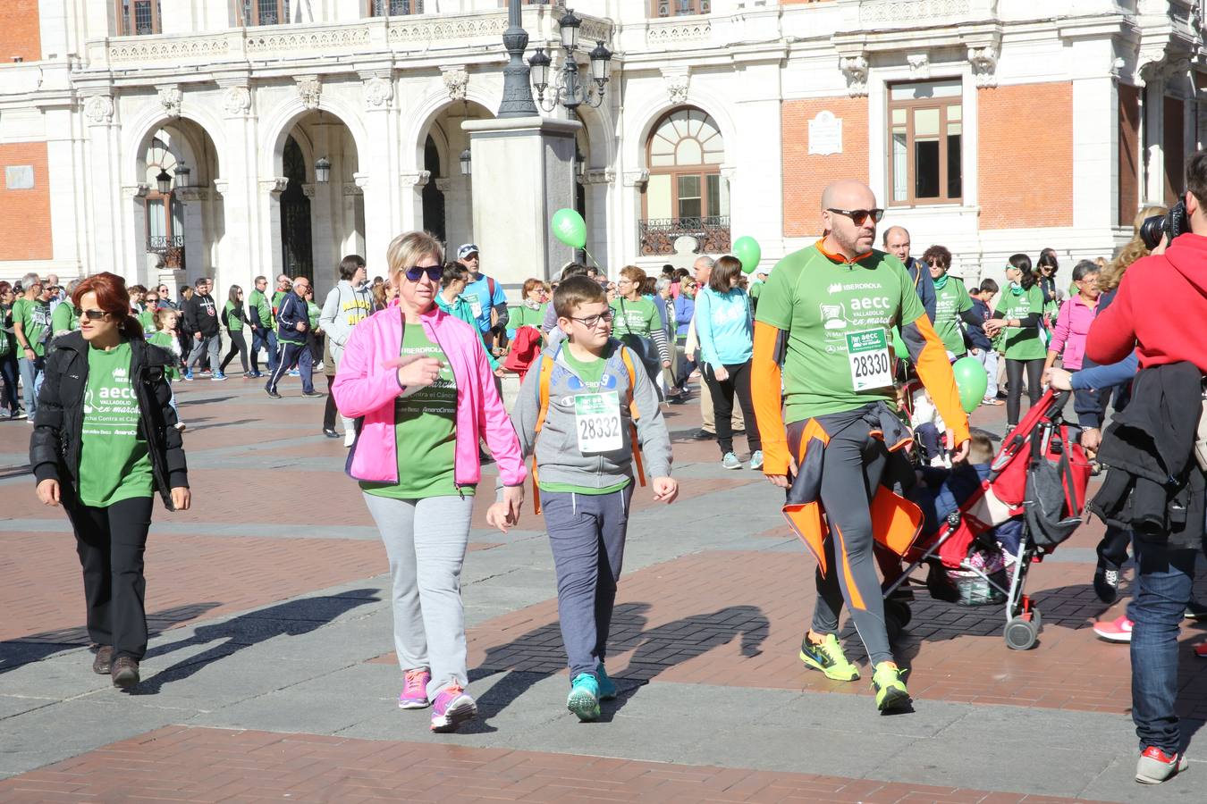 Miles de vallisoletanos se han vestido hoy de verde para salir a la calle en una marcha histórica