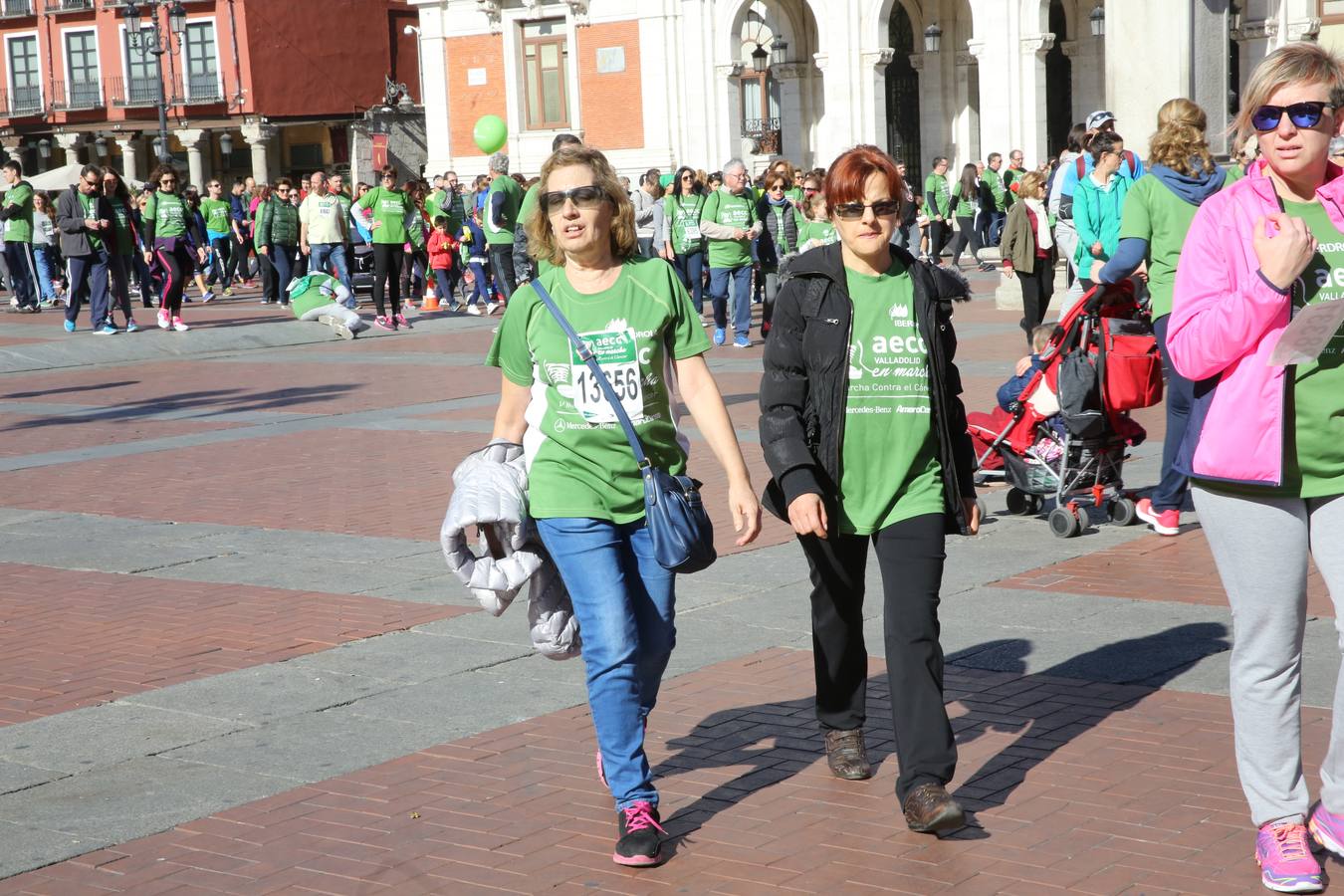 Miles de vallisoletanos se han vestido hoy de verde para salir a la calle en una marcha histórica