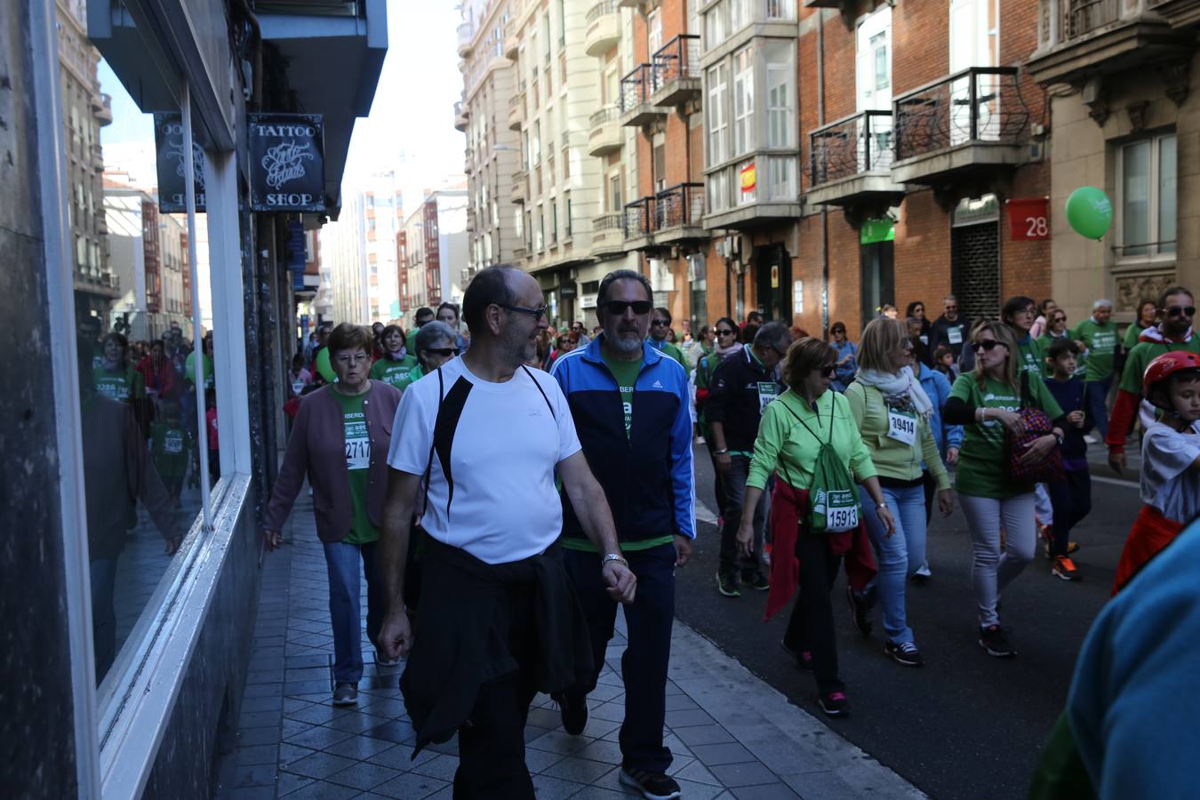 Miles de vallisoletanos se han vestido hoy de verde para salir a la calle en una marcha histórica