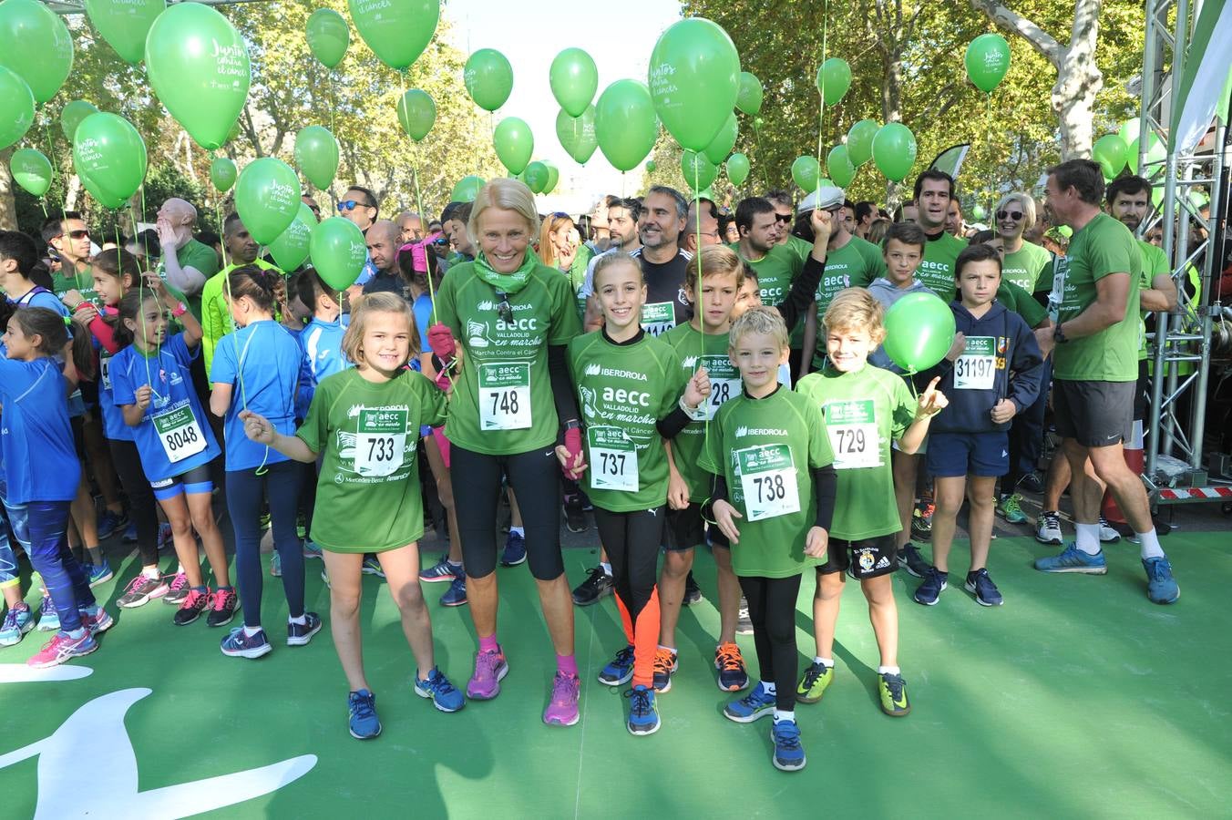 Miles de vallisoletanos se han vestido hoy de verde para salir a la calle en una marcha histórica