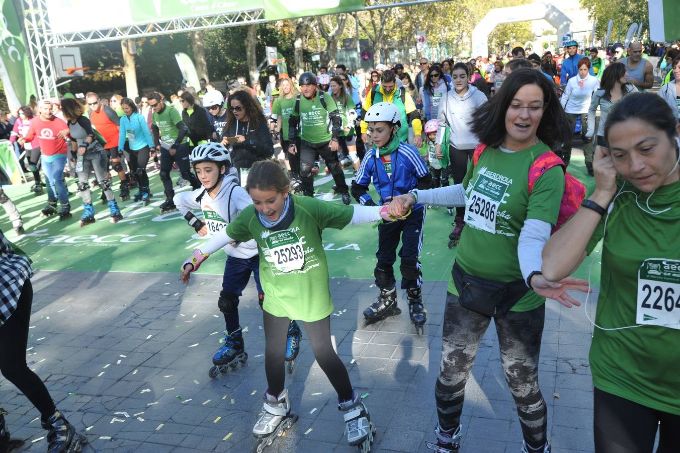 Miles de vallisoletanos se han vestido hoy de verde para salir a la calle en una marcha histórica