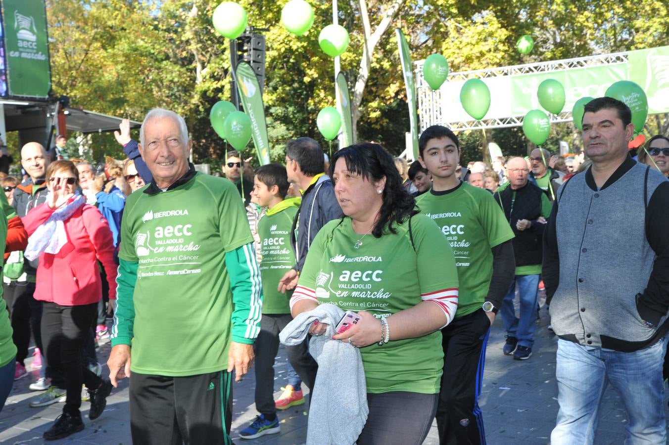 Miles de vallisoletanos se han vestido hoy de verde para salir a la calle en una marcha histórica