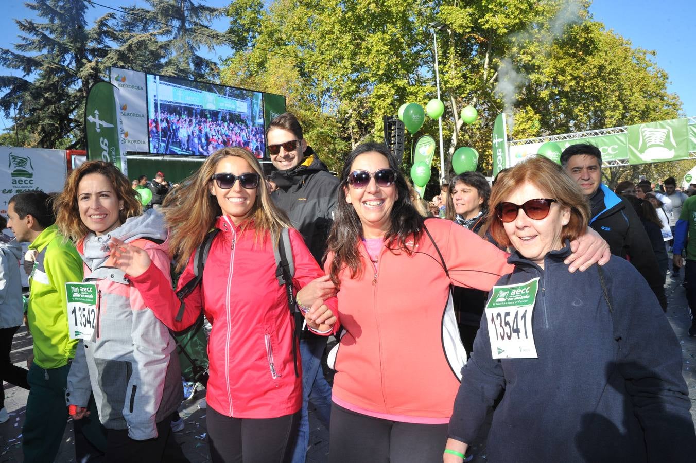 Miles de vallisoletanos se han vestido hoy de verde para salir a la calle en una marcha histórica