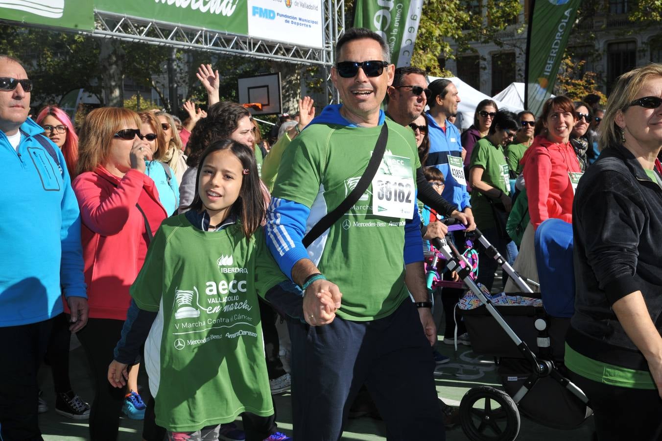 Miles de vallisoletanos se han vestido hoy de verde para salir a la calle en una marcha histórica