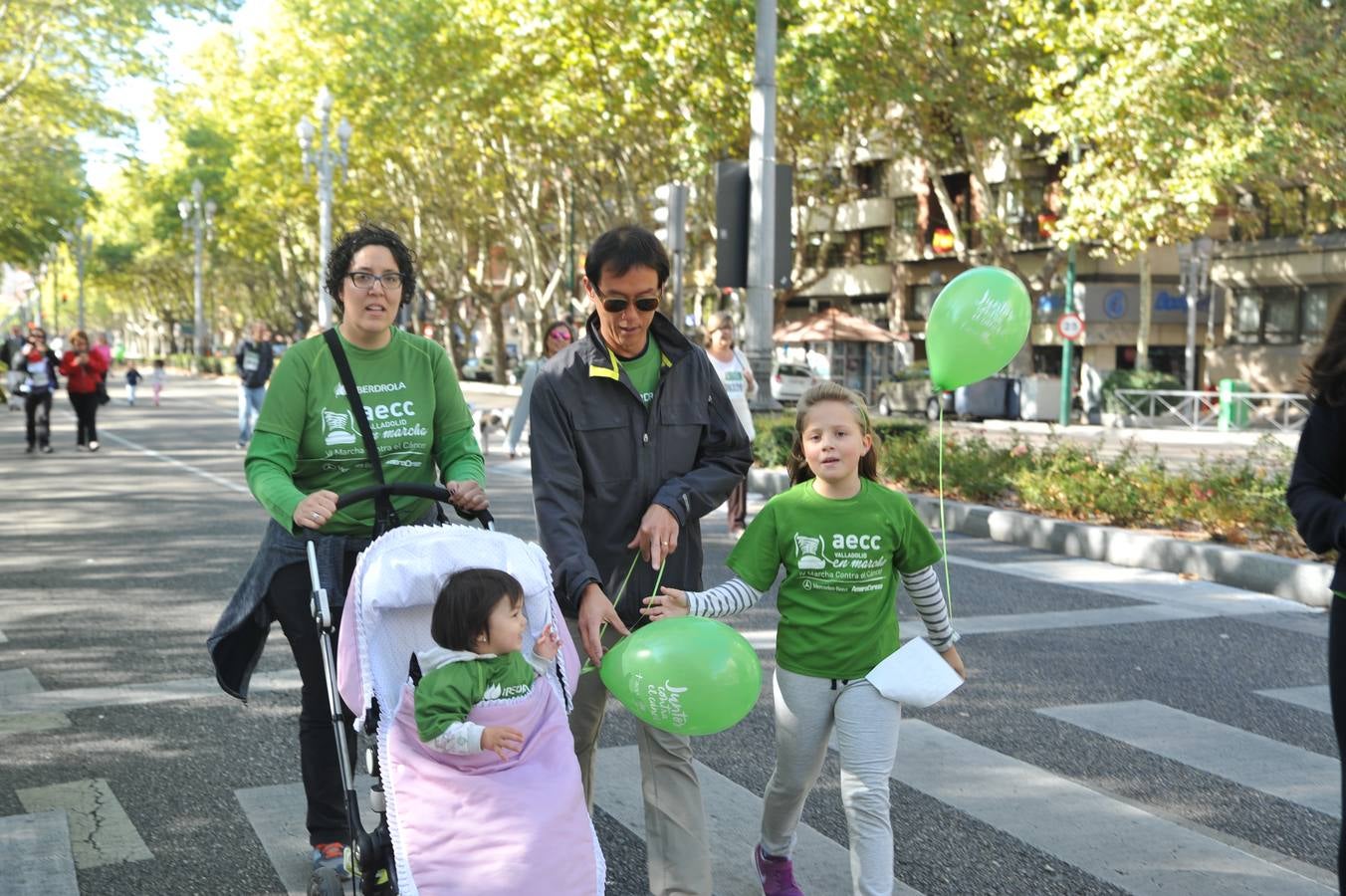 Miles de vallisoletanos se han vestido hoy de verde para salir a la calle en una marcha histórica