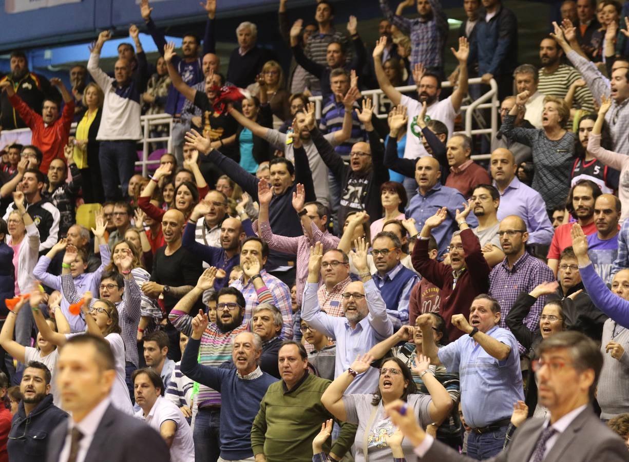 Las decisiones arbitrales en los últimos minutos impiden el triunfo de las Ardillas