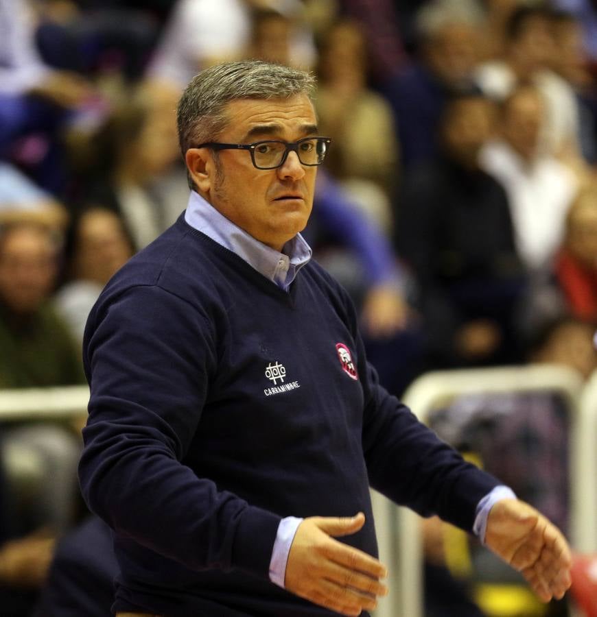 Las decisiones arbitrales en los últimos minutos impiden el triunfo de las Ardillas