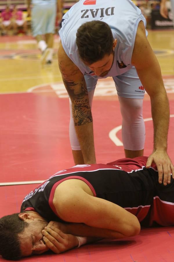 Las decisiones arbitrales en los últimos minutos impiden el triunfo de las Ardillas