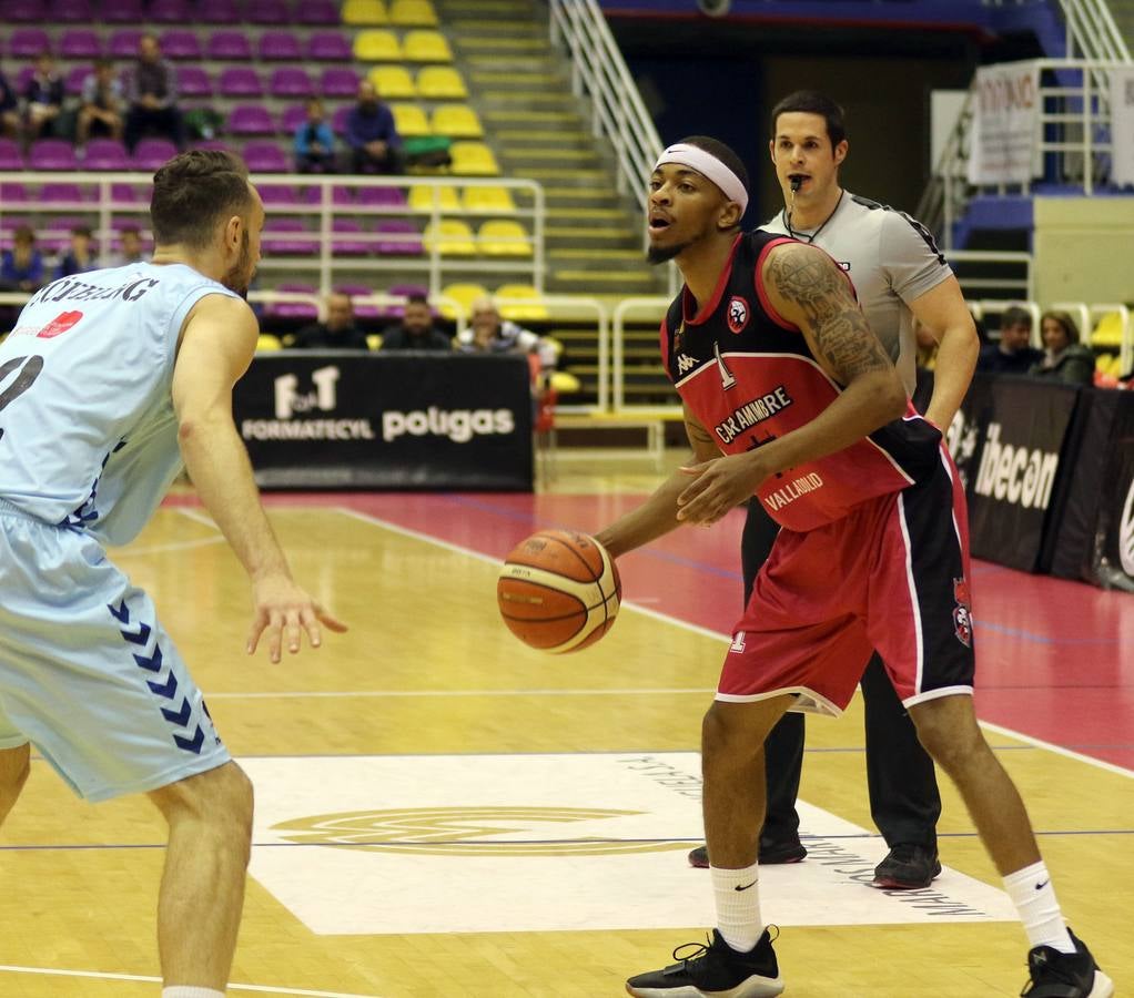 Las decisiones arbitrales en los últimos minutos impiden el triunfo de las Ardillas