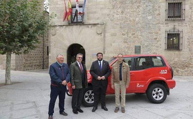 La Junta cede a la Diputación de Ávila un todoterreno para prevención de incendios