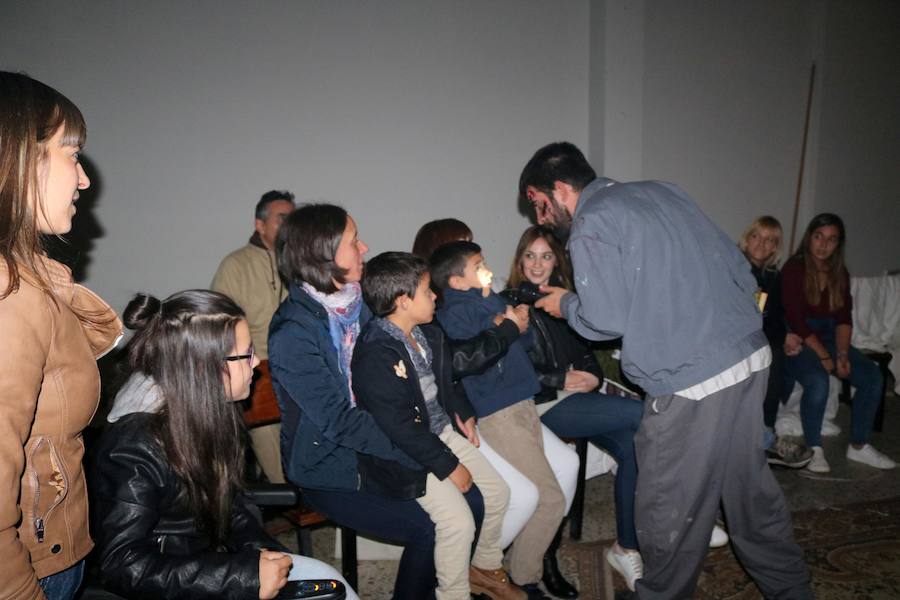 A Ninguna Parte Teatro recrea una cárcel de enfermos mentales en Villamuriel (1/2)